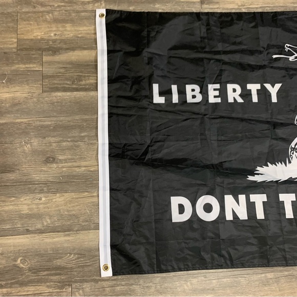 Liberty or Death Black Gadsden Flag big - Picture 3 of 5